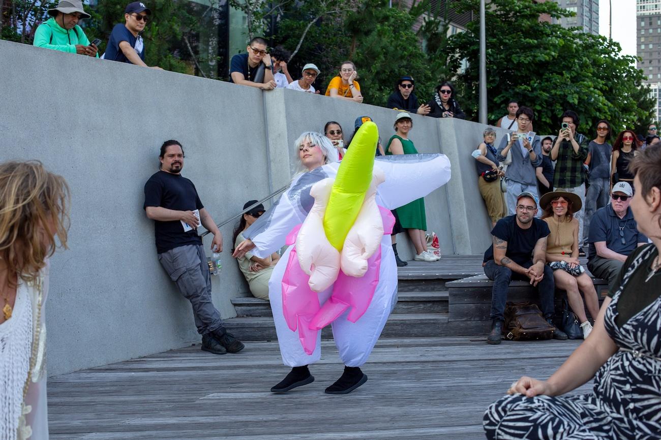 Jemila MacEwan performs “ZERO/THE BIRTH OF VENIS.” Photographed by Yann Chashanovski. Courtesy of Flux Factory.